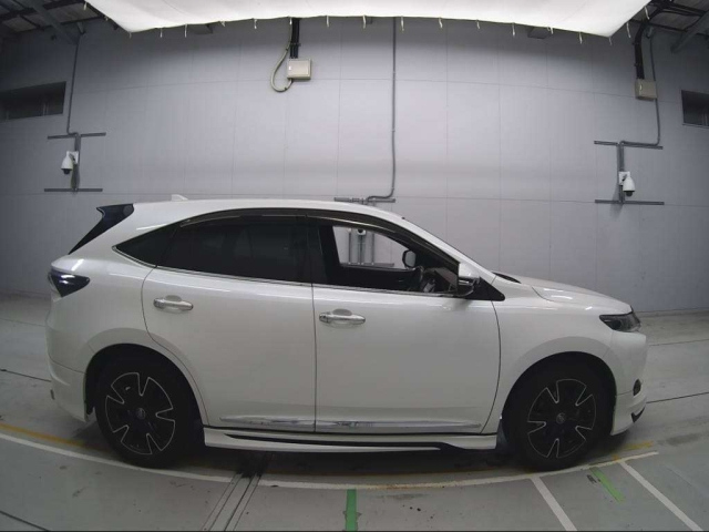 TOYOTA HARRIER 2015