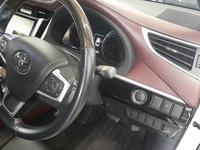 TOYOTA HARRIER 2015