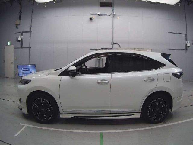 TOYOTA HARRIER 2015
