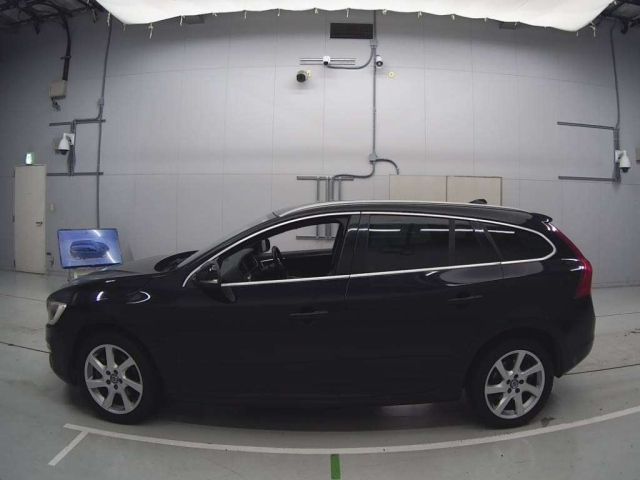 VOLVO V60 2015