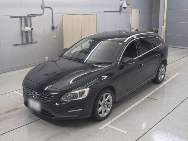 VOLVO V60 2015