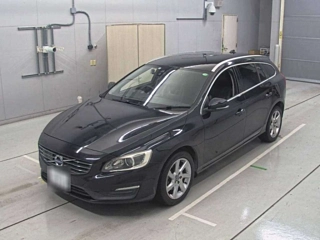 VOLVO V60 2015