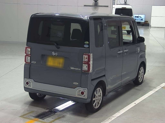 DAIHATSU WAKE 2015