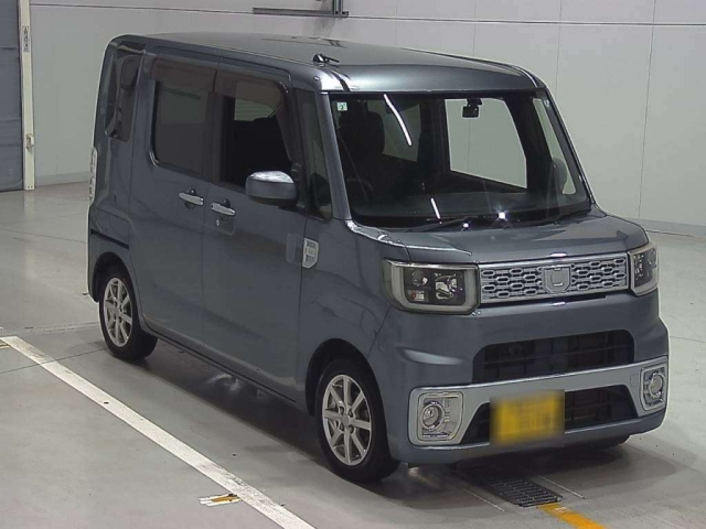 DAIHATSU WAKE 2015