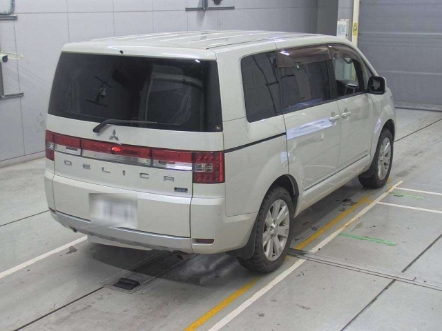 MITSUBISHI DELICA D5 2013