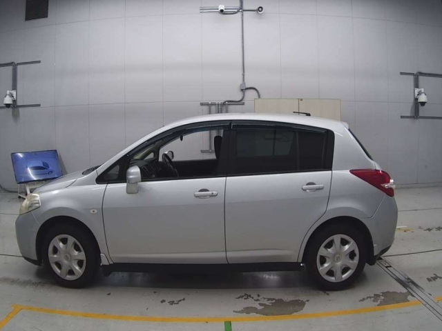 NISSAN TIIDA 2009