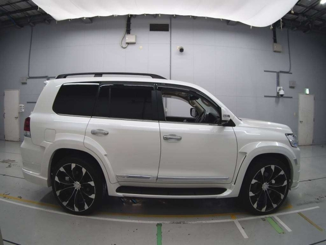 TOYOTA LAND CRUISER 2021