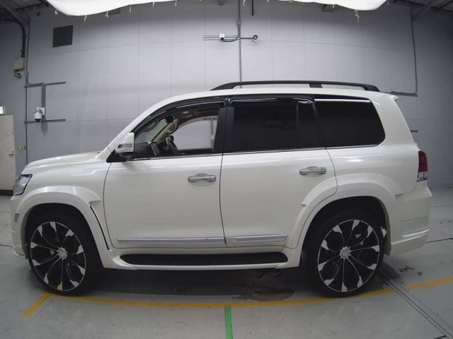 TOYOTA LAND CRUISER 2021