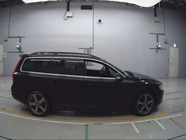 VOLVO V70 2008