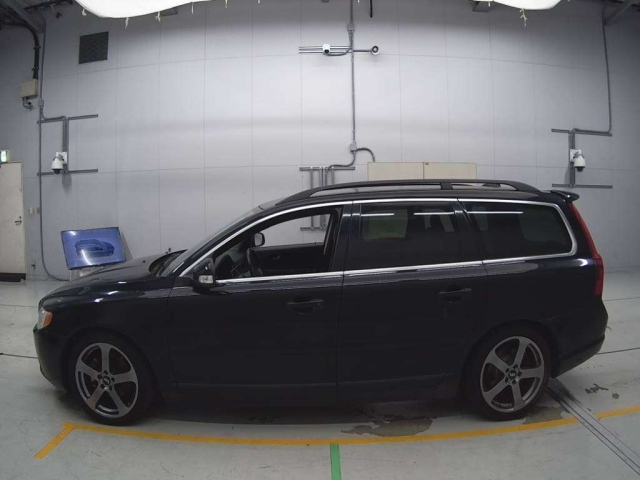 VOLVO V70 2008