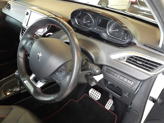 PEUGEOT 2008 2019