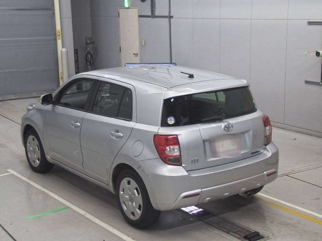 TOYOTA IST 2010