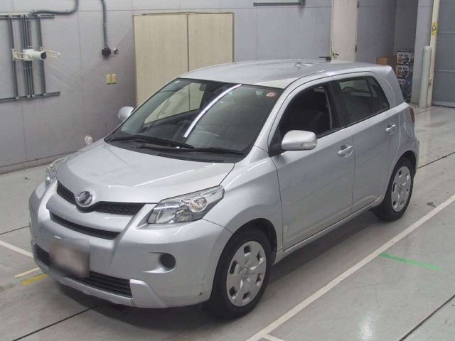 TOYOTA IST 2010