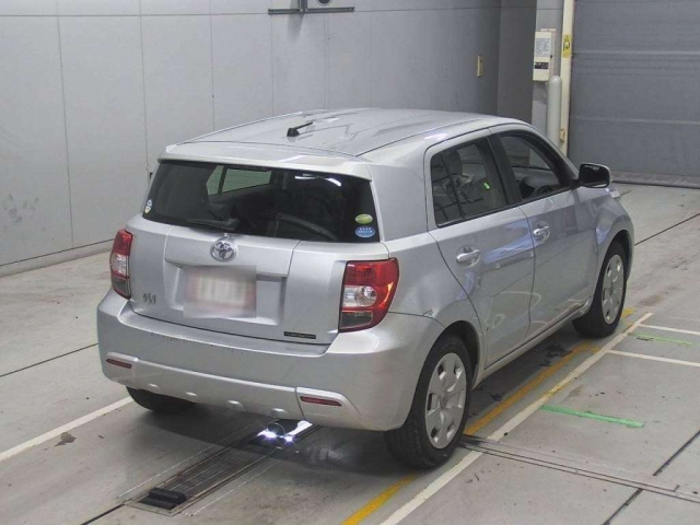 TOYOTA IST 2010