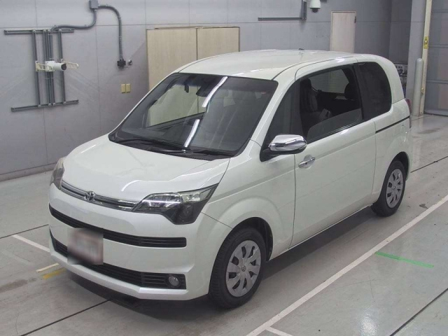 TOYOTA SPADE 2017