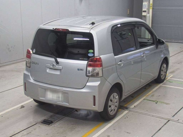 TOYOTA SPADE 2013