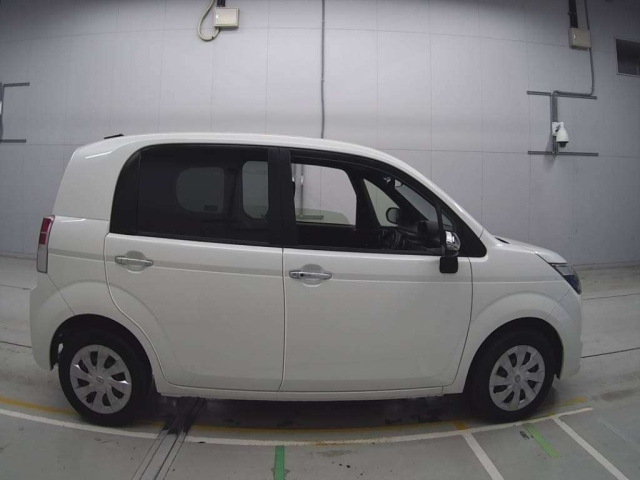 TOYOTA SPADE 2017