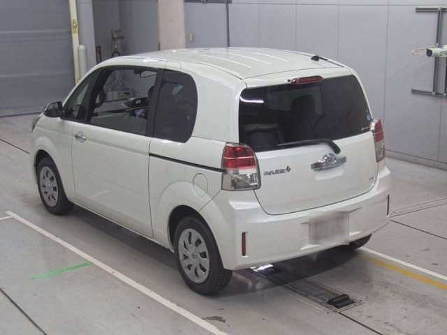 TOYOTA SPADE 2017