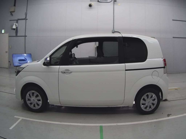TOYOTA SPADE 2017
