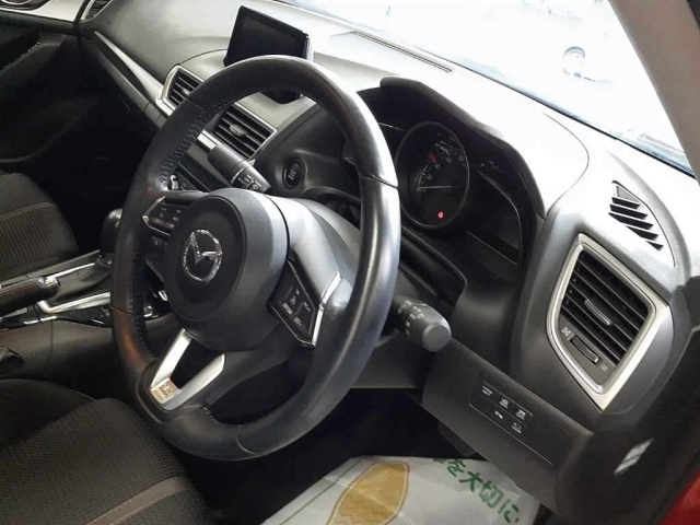MAZDA AXELA 2018
