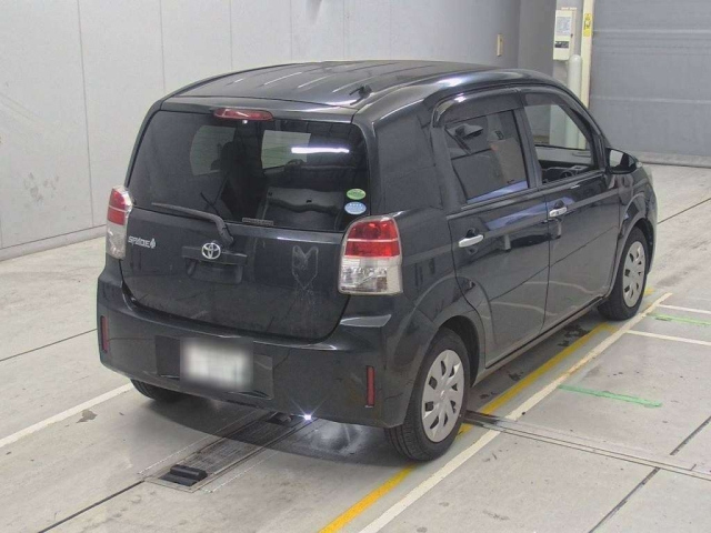 TOYOTA SPADE 2012