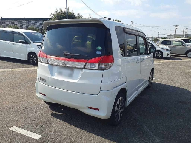 MITSUBISHI DELICA D2 2014