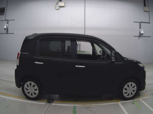 TOYOTA SPADE 2012