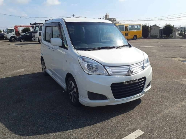 MITSUBISHI DELICA D2 2014