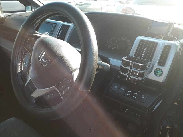 HONDA STEP WAGON 2013