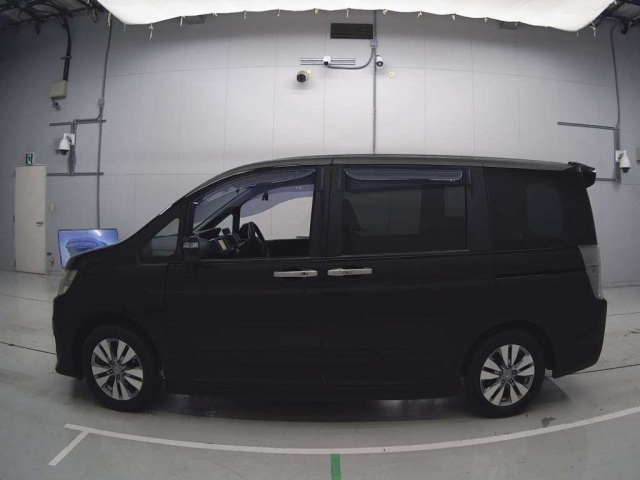 HONDA STEP WAGON 2013