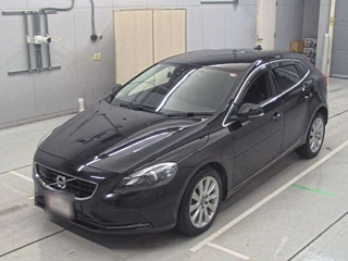 VOLVO V40 2016