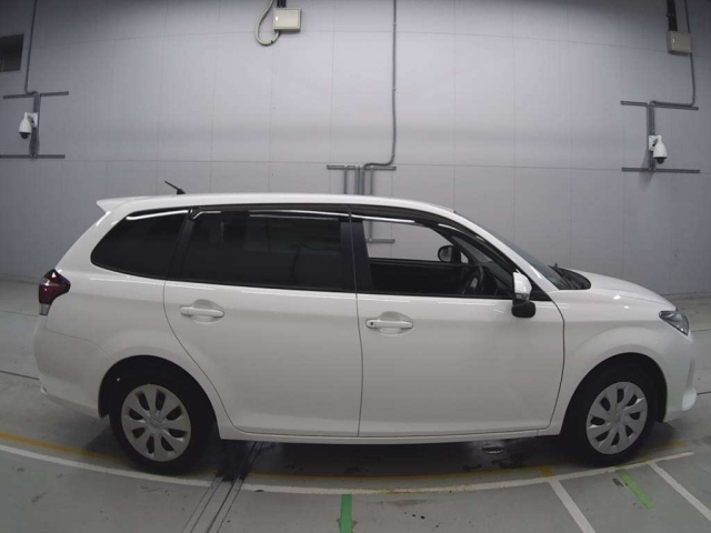 TOYOTA COROLLA FIELDER 2019