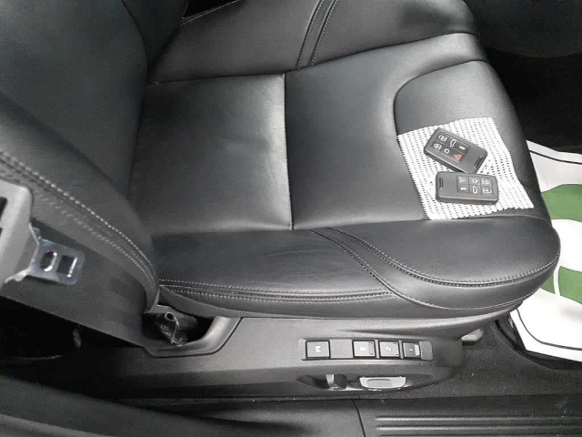 VOLVO V40 2016