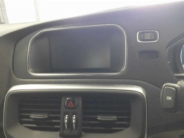 VOLVO V40 2016