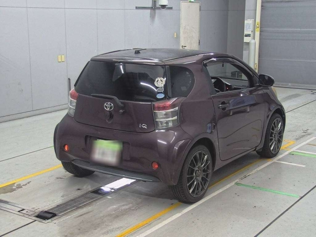 TOYOTA IQ 2010