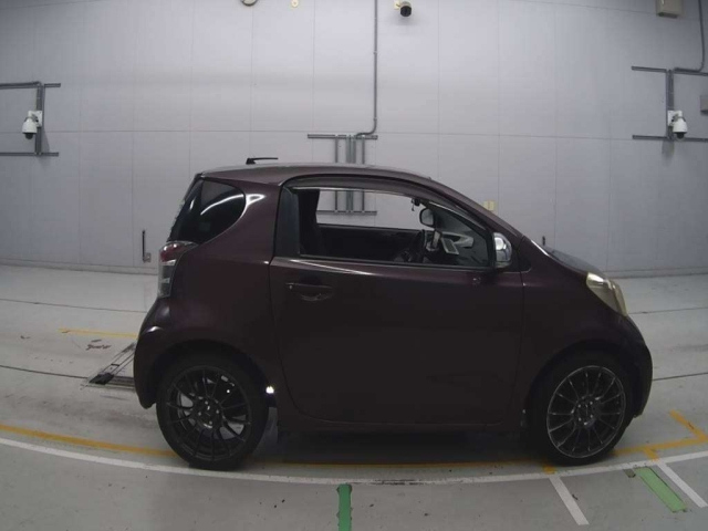 TOYOTA IQ 2010
