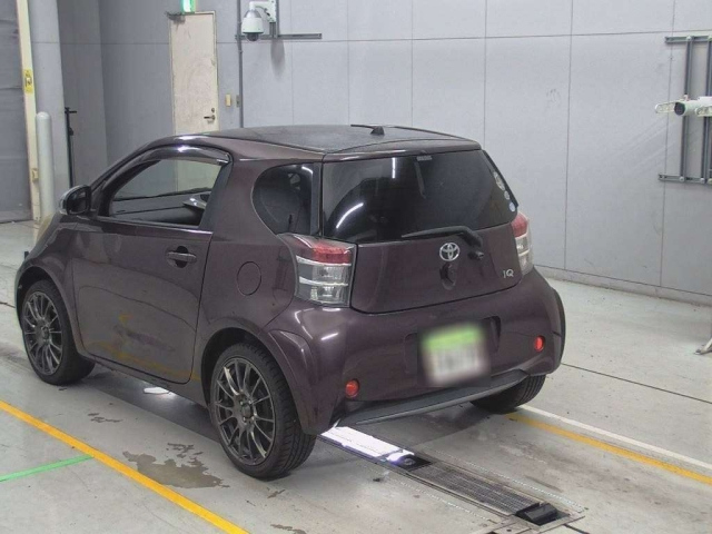 TOYOTA IQ 2010