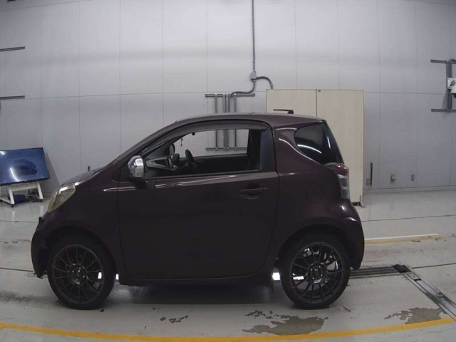 TOYOTA IQ 2010