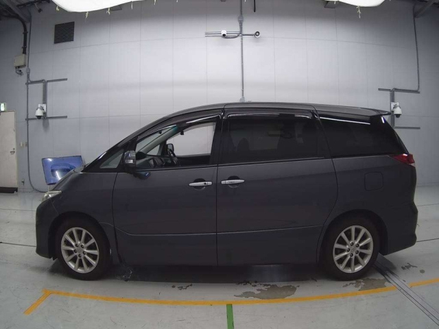 TOYOTA ESTIMA 2010