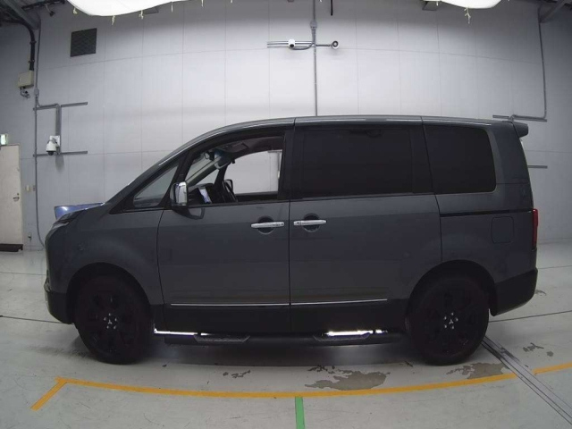 MITSUBISHI DELICA D5 2019