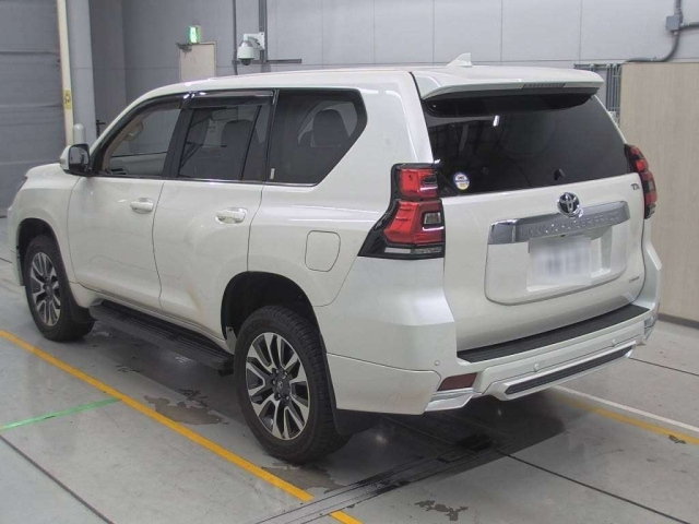 TOYOTA LAND CRUISER PRADO 2023