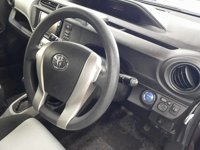 TOYOTA AQUA 2014