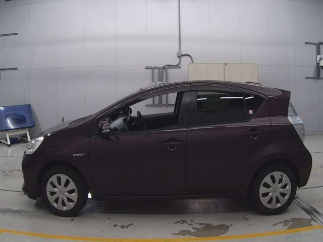 TOYOTA AQUA 2014