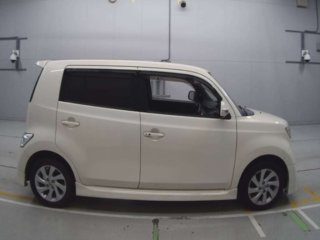 TOYOTA BB 2009