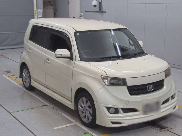 TOYOTA BB 2009