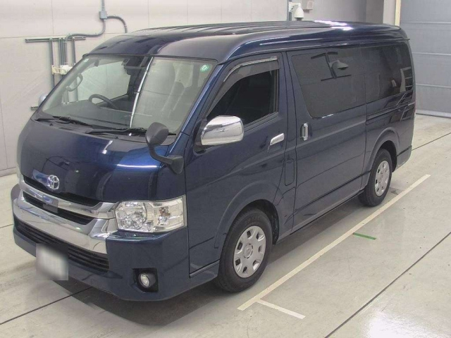 TOYOTA HIACE 2020