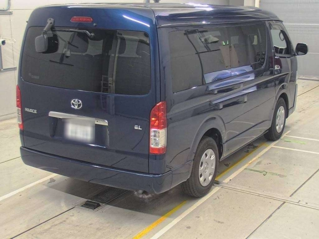 TOYOTA HIACE 2020