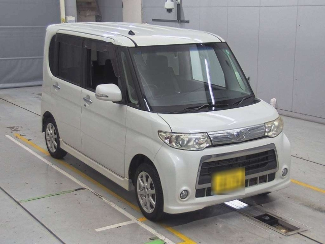 DAIHATSU TANTO 2011