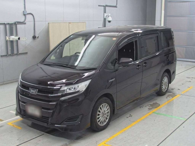 TOYOTA NOAH 2019