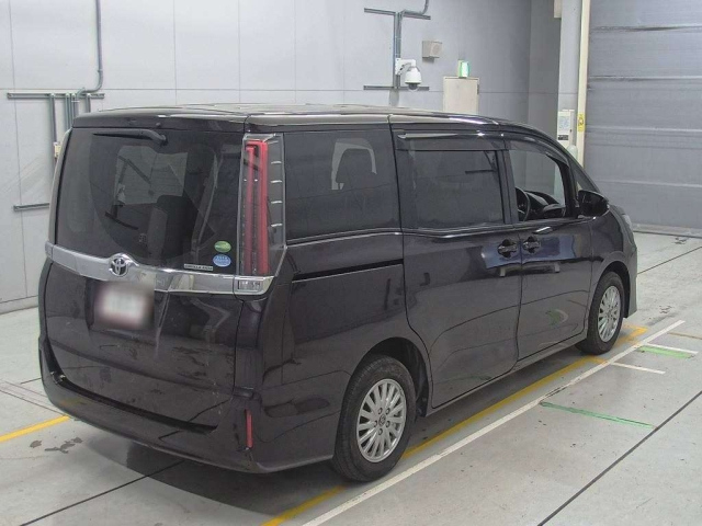 TOYOTA NOAH 2019